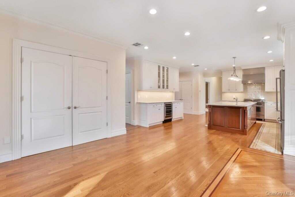 34 Renfrew Road, New City, NY 10956 - Photo 16 of 39