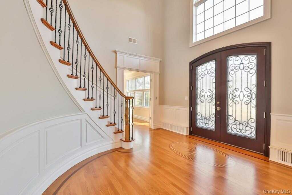 34 Renfrew Road, New City, NY 10956 - Photo 3 of 39