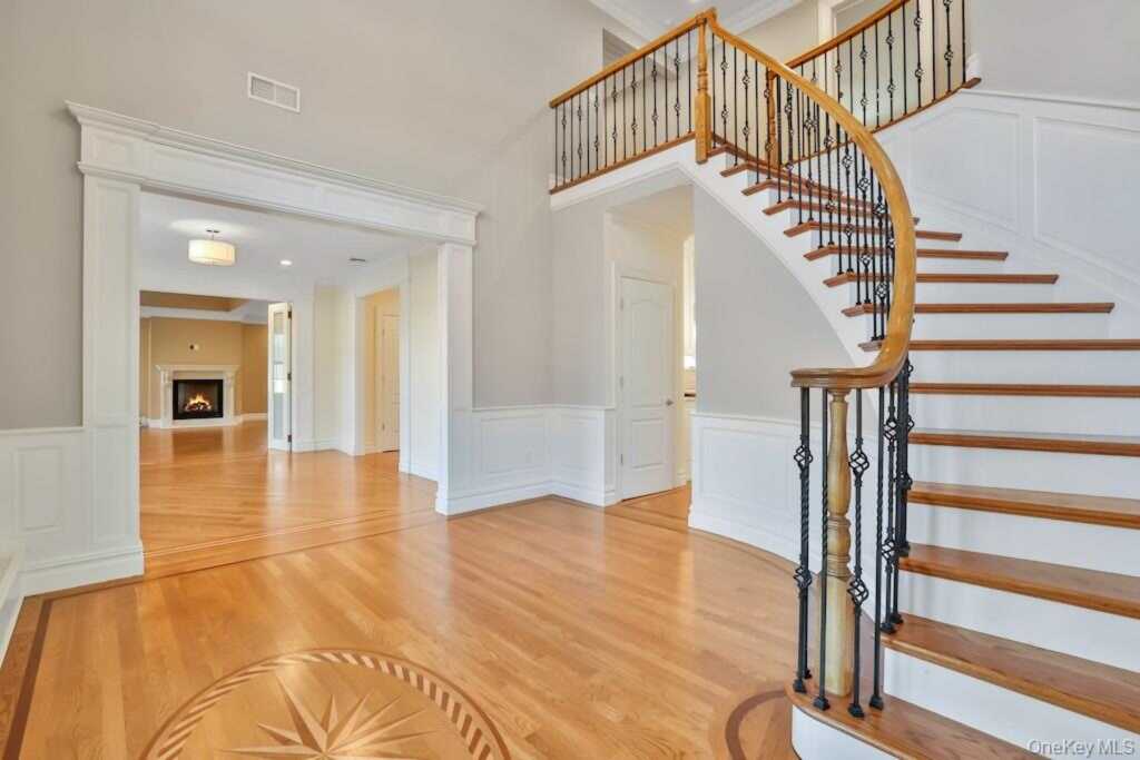 34 Renfrew Road, New City, NY 10956 - Photo 4 of 39