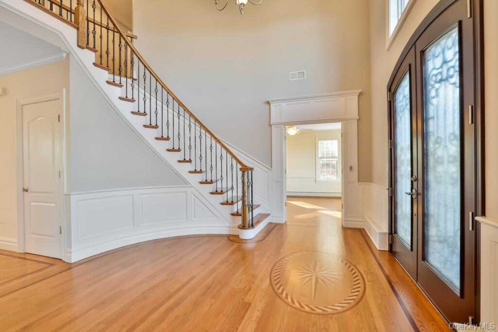 34 Renfrew Road, New City, NY 10956 - Photo 5 of 39