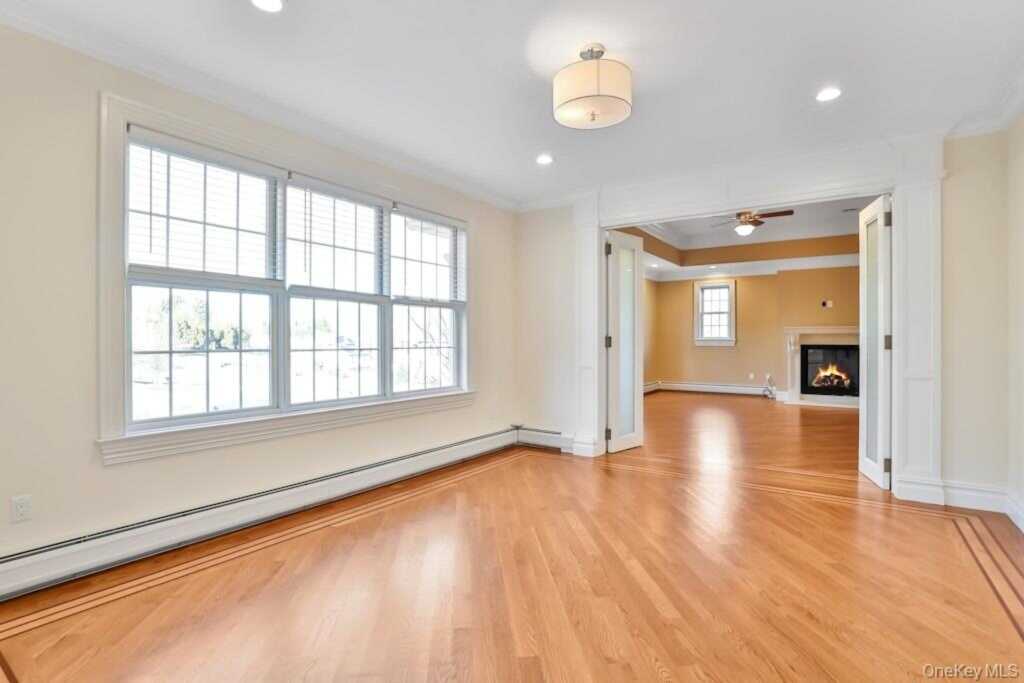 34 Renfrew Road, New City, NY 10956 - Photo 8 of 39