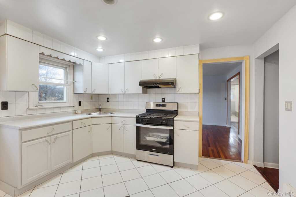 2 Gillis Avenue, Unit #1, Nyack, NY 10960 - Photo 11 of 26