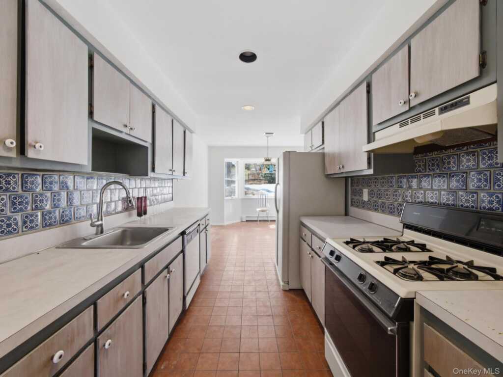 157 N Franklin Street, Nyack, NY 10960 - Photo 5 of 48