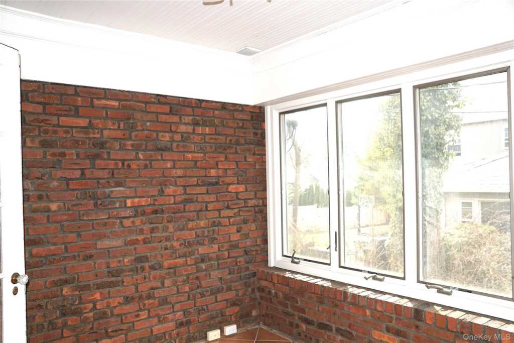 16 Bon Air Avenue, New Rochelle, NY 10804 - Photo 12 of 42