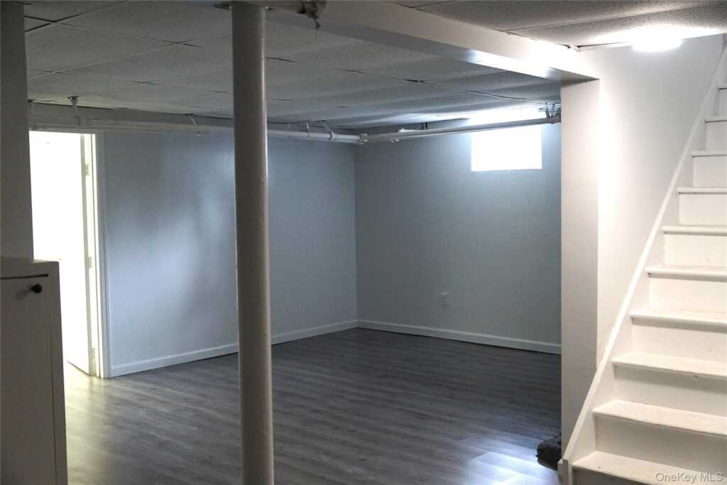 16 Bon Air Avenue, New Rochelle, NY 10804 - Photo 23 of 42