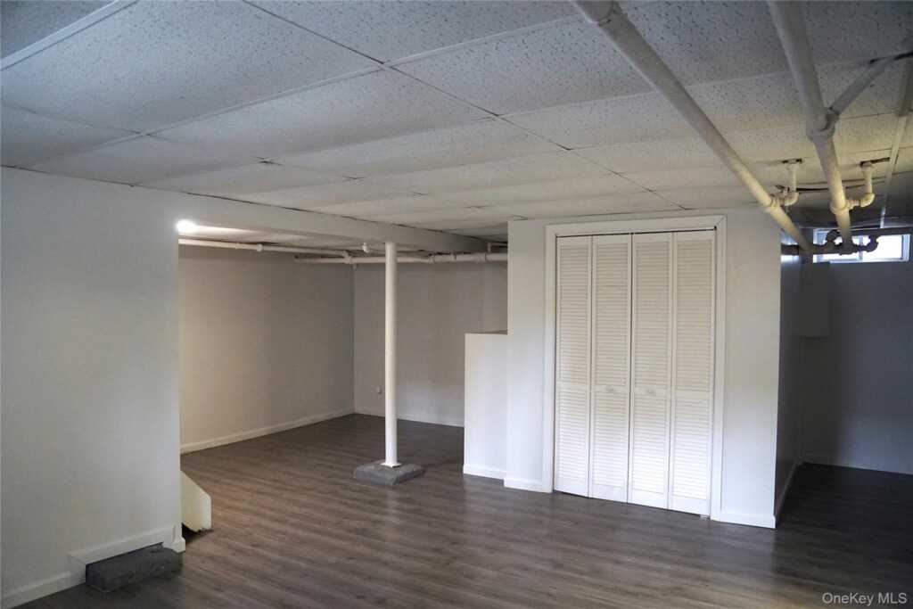 16 Bon Air Avenue, New Rochelle, NY 10804 - Photo 24 of 42