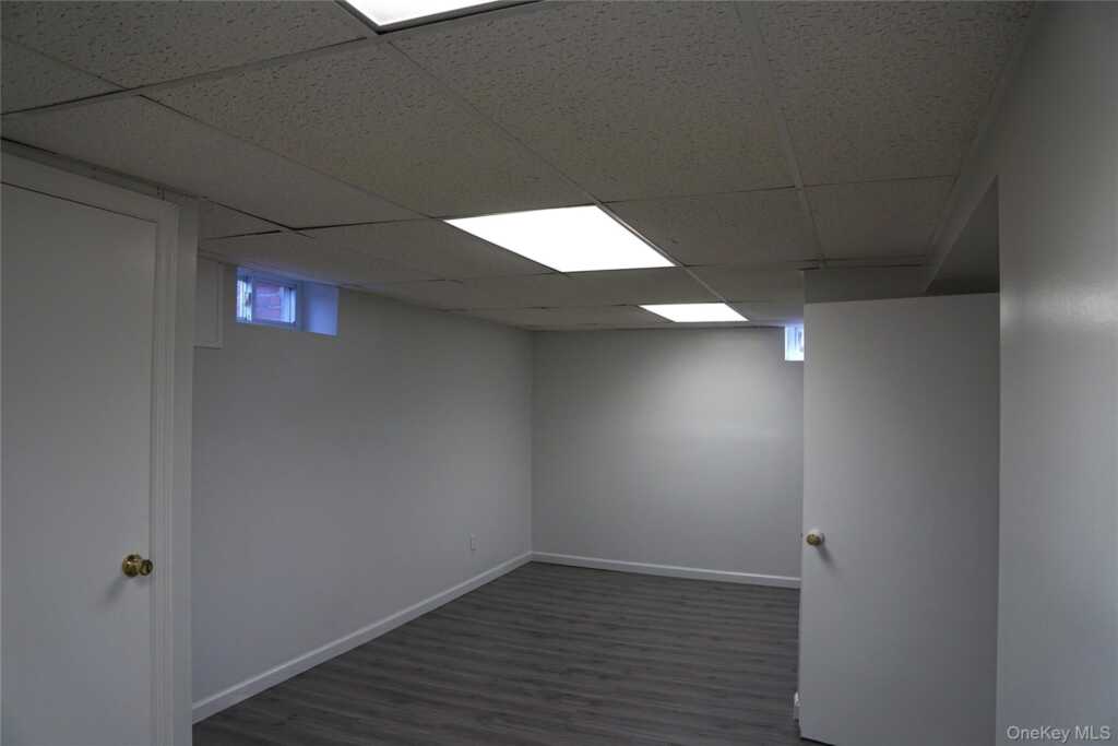 16 Bon Air Avenue, New Rochelle, NY 10804 - Photo 25 of 42