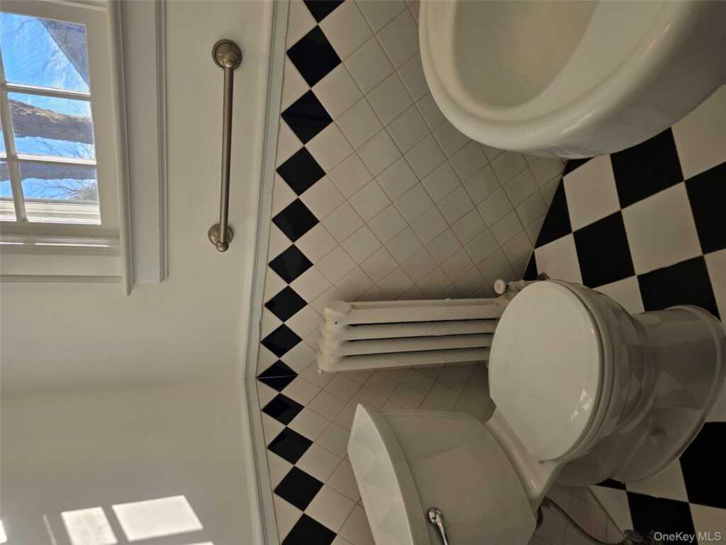 16 Bon Air Avenue, New Rochelle, NY 10804 - Photo 28 of 42