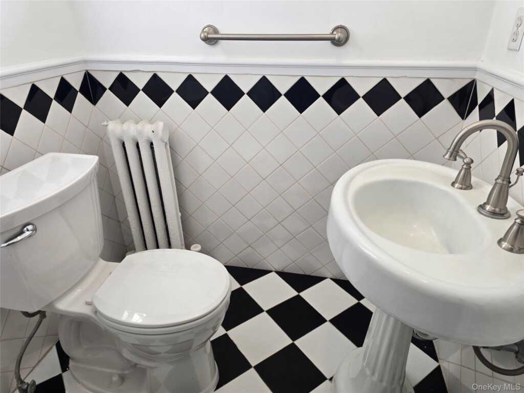 16 Bon Air Avenue, New Rochelle, NY 10804 - Photo 29 of 42