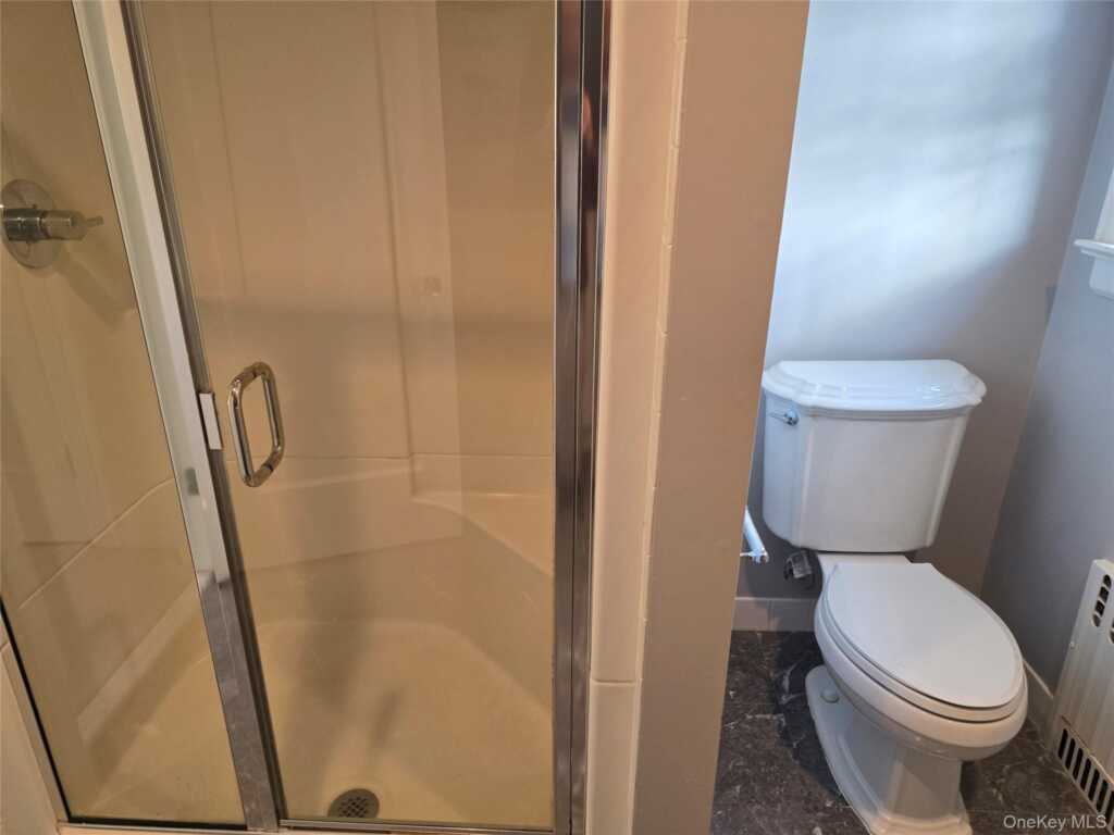 16 Bon Air Avenue, New Rochelle, NY 10804 - Photo 31 of 42