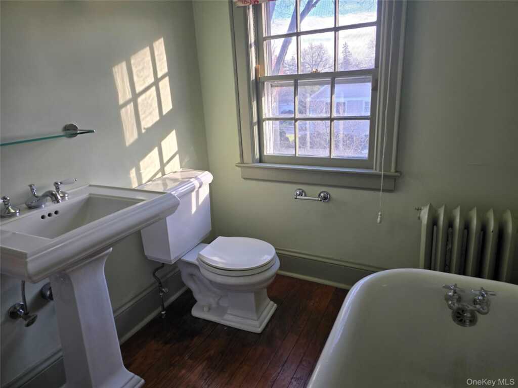 16 Bon Air Avenue, New Rochelle, NY 10804 - Photo 32 of 42