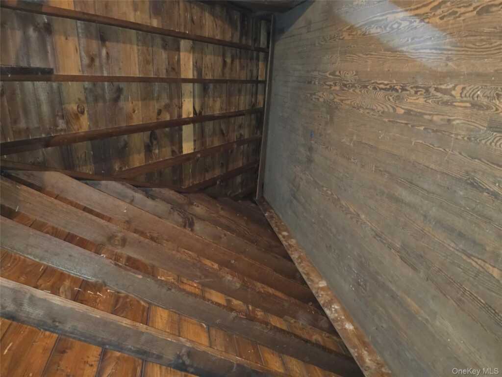 16 Bon Air Avenue, New Rochelle, NY 10804 - Photo 39 of 42