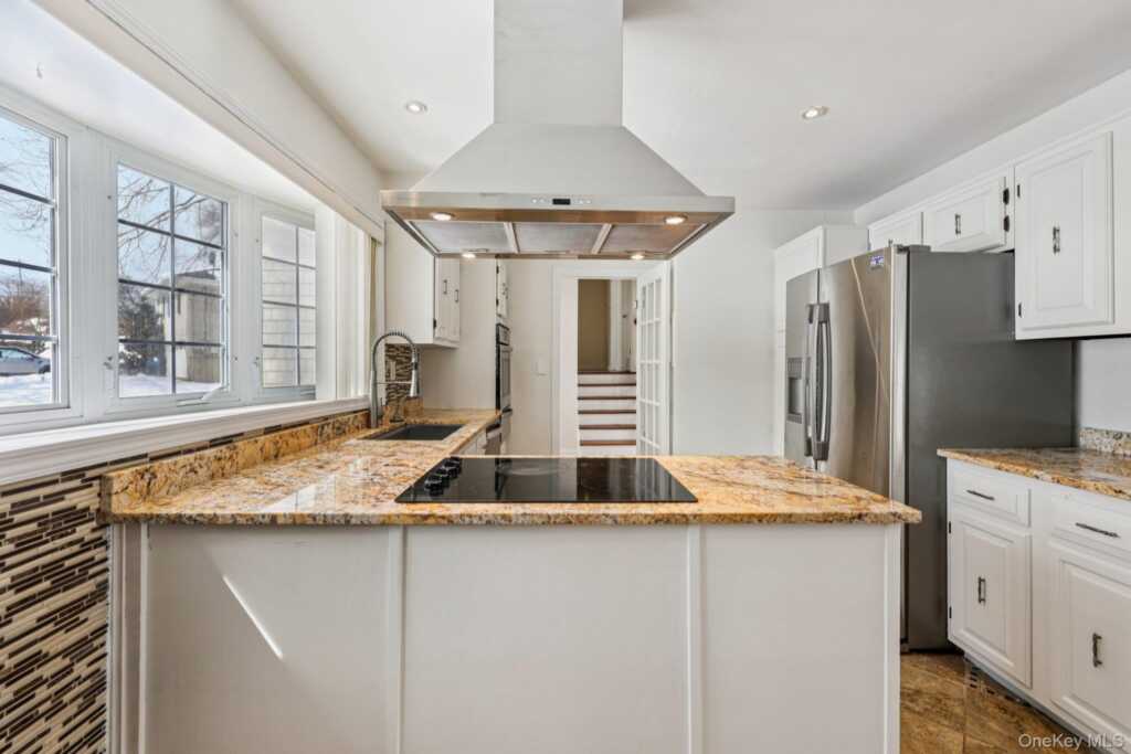 11 Meadowlark Road, Rye, NY 10573 - Photo 14 of 34