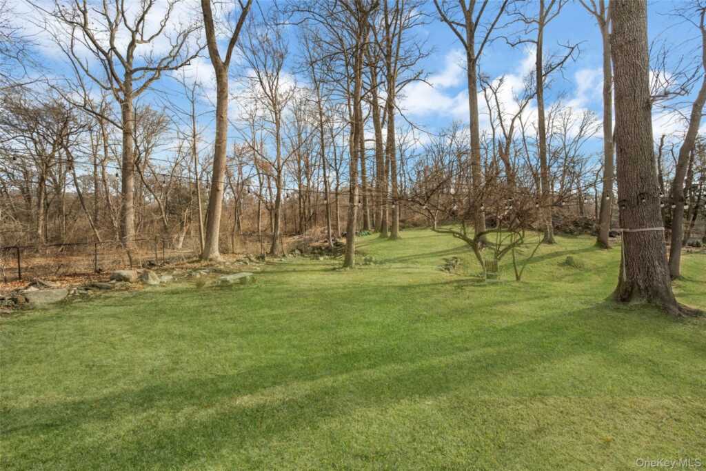 11 Meadowlark Road, Rye, NY 10573 - Photo 2 of 34