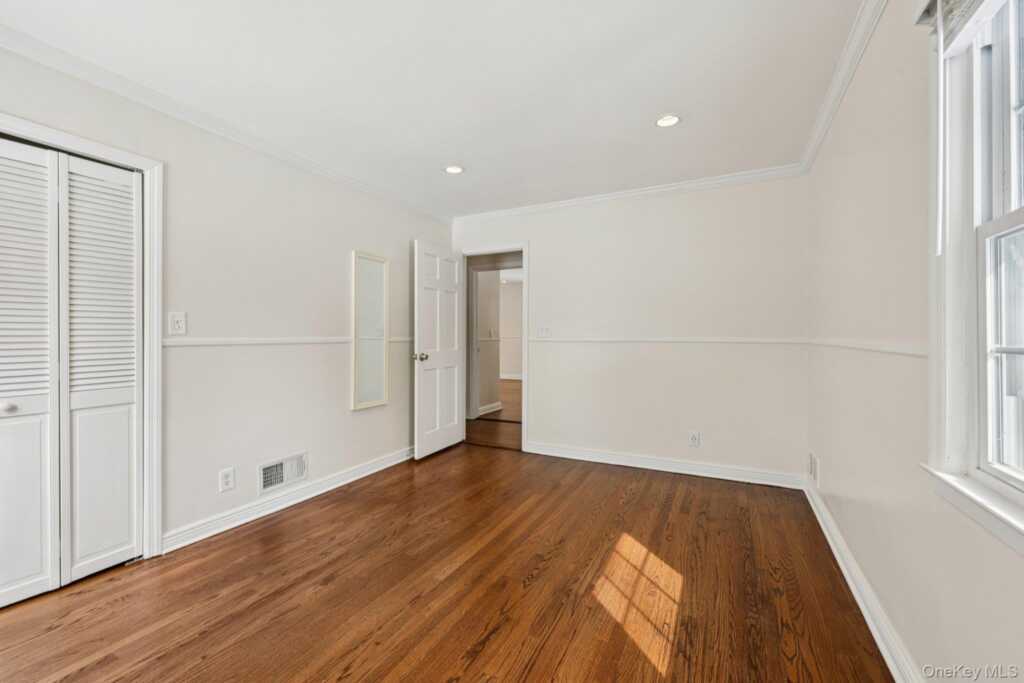 11 Meadowlark Road, Rye, NY 10573 - Photo 22 of 34