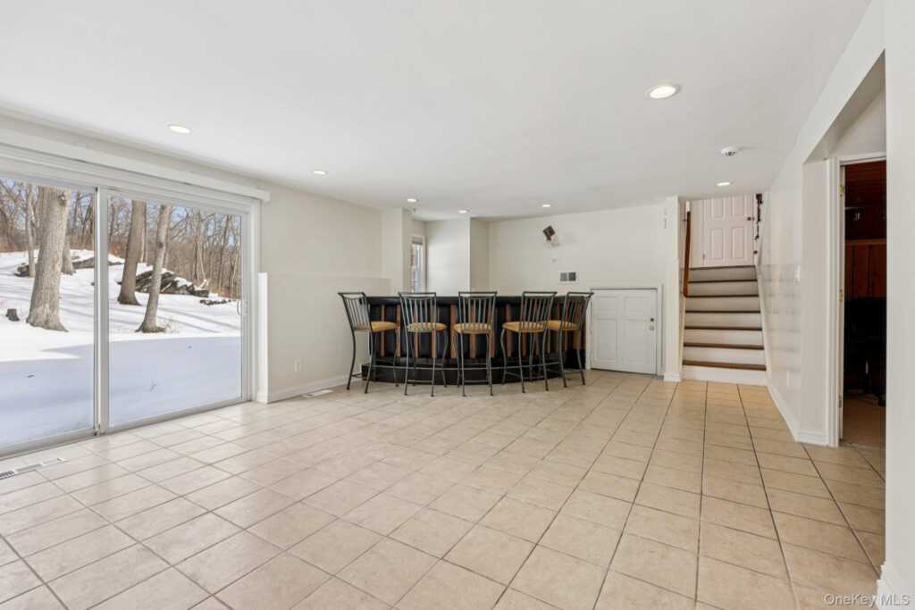 11 Meadowlark Road, Rye, NY 10573 - Photo 23 of 34