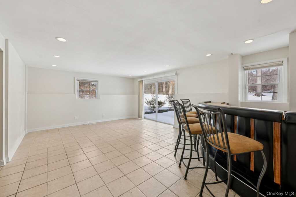 11 Meadowlark Road, Rye, NY 10573 - Photo 24 of 34