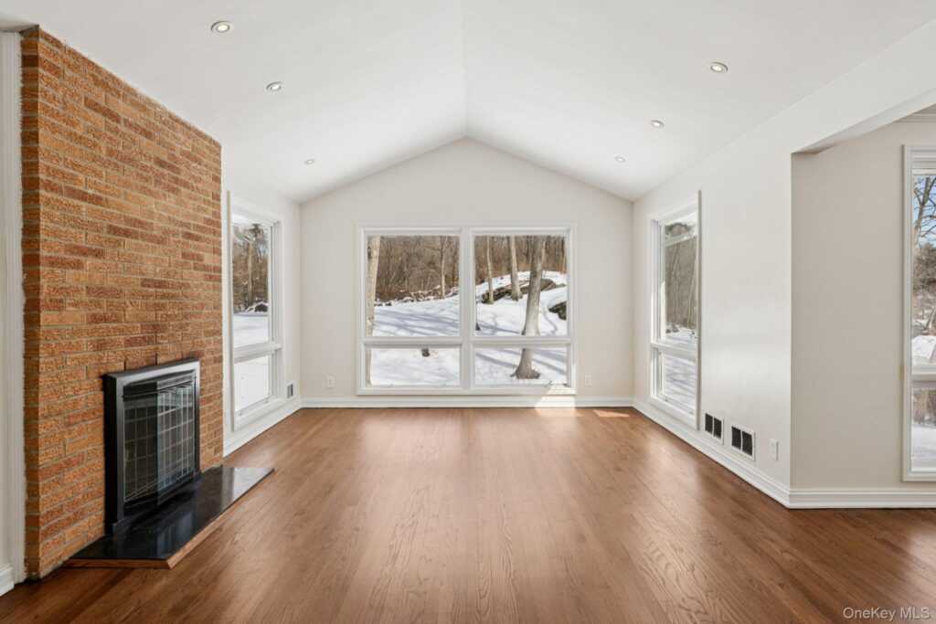 11 Meadowlark Road, Rye, NY 10573 - Photo 7 of 34