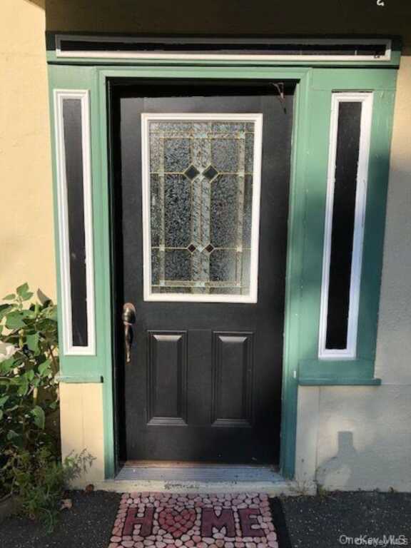 418 Christian Herald #4 Road, Unit #4, Valley Cottage, NY 10989 - Photo 2 of 17