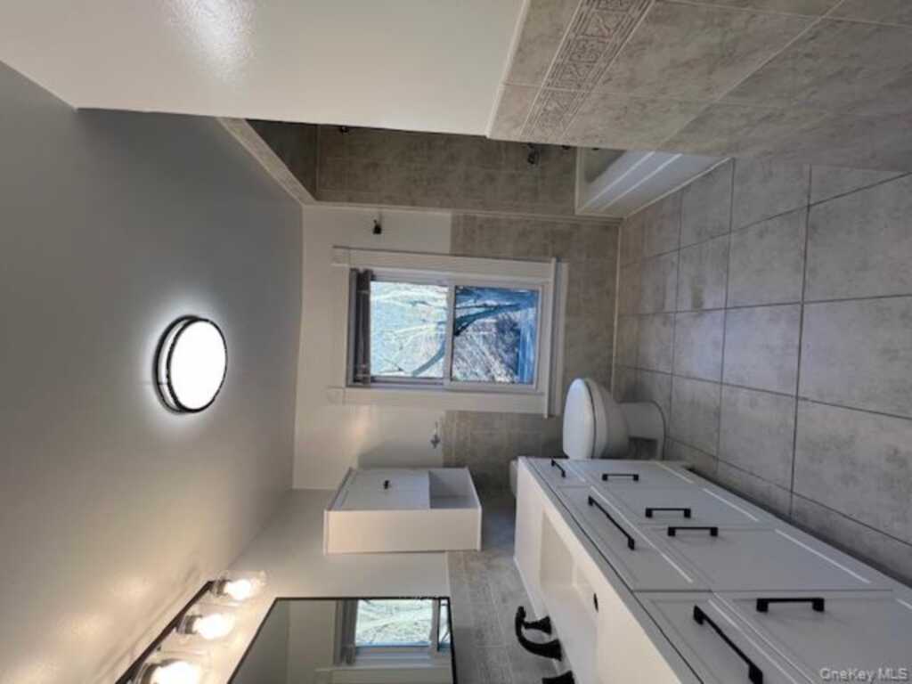 418 Christian Herald #4 Road, Unit #4, Valley Cottage, NY 10989 - Photo 9 of 17