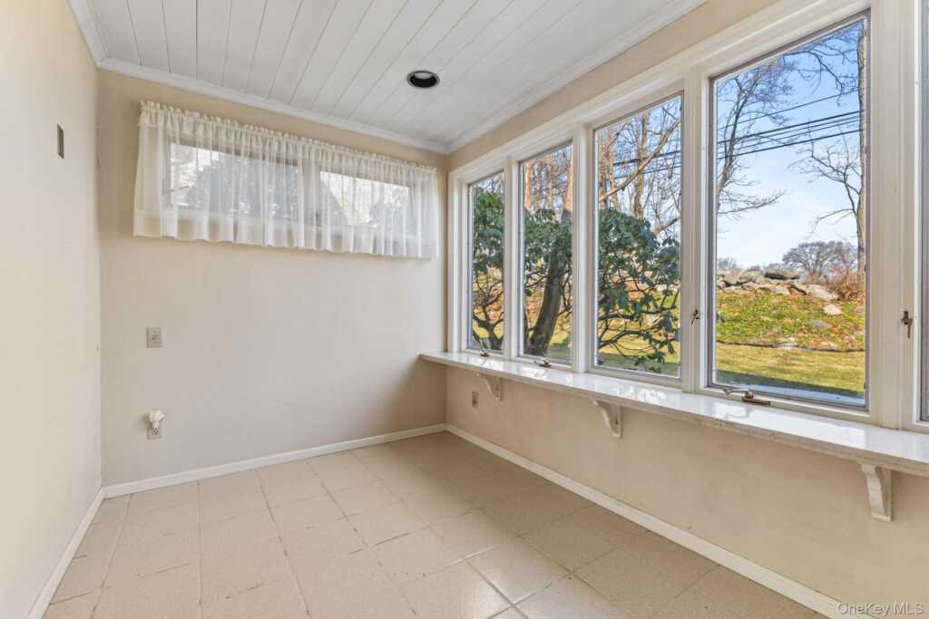 321 Locust Avenue, Rye, NY 10580 - Photo 22 of 46