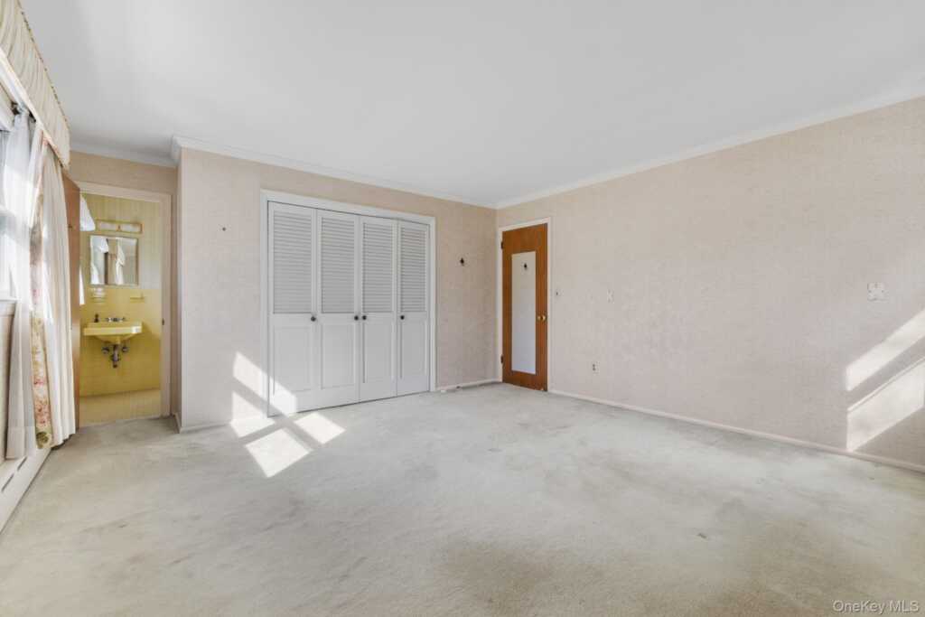 321 Locust Avenue, Rye, NY 10580 - Photo 38 of 46