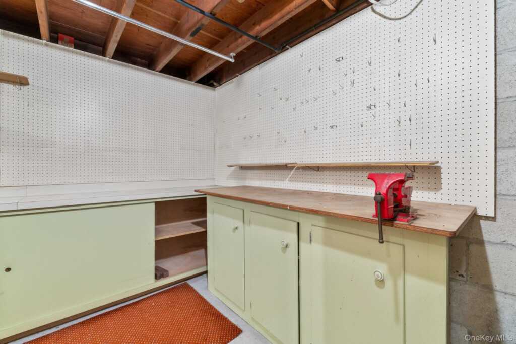 321 Locust Avenue, Rye, NY 10580 - Photo 45 of 46