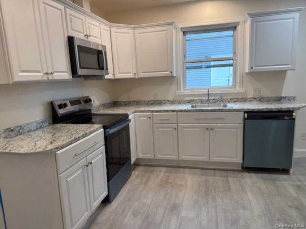 3 Terrace Avenue, White Plains, NY 10603 - Photo 2 of 17