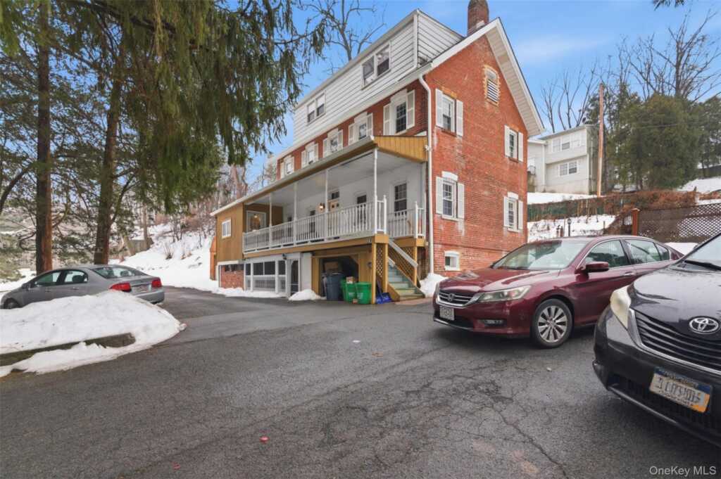 29 Hoover Place, Stony Point, NY 10980