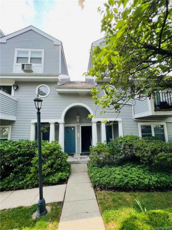 36 Greenridge Avenue, Unit #209, White Plains, NY 10605
