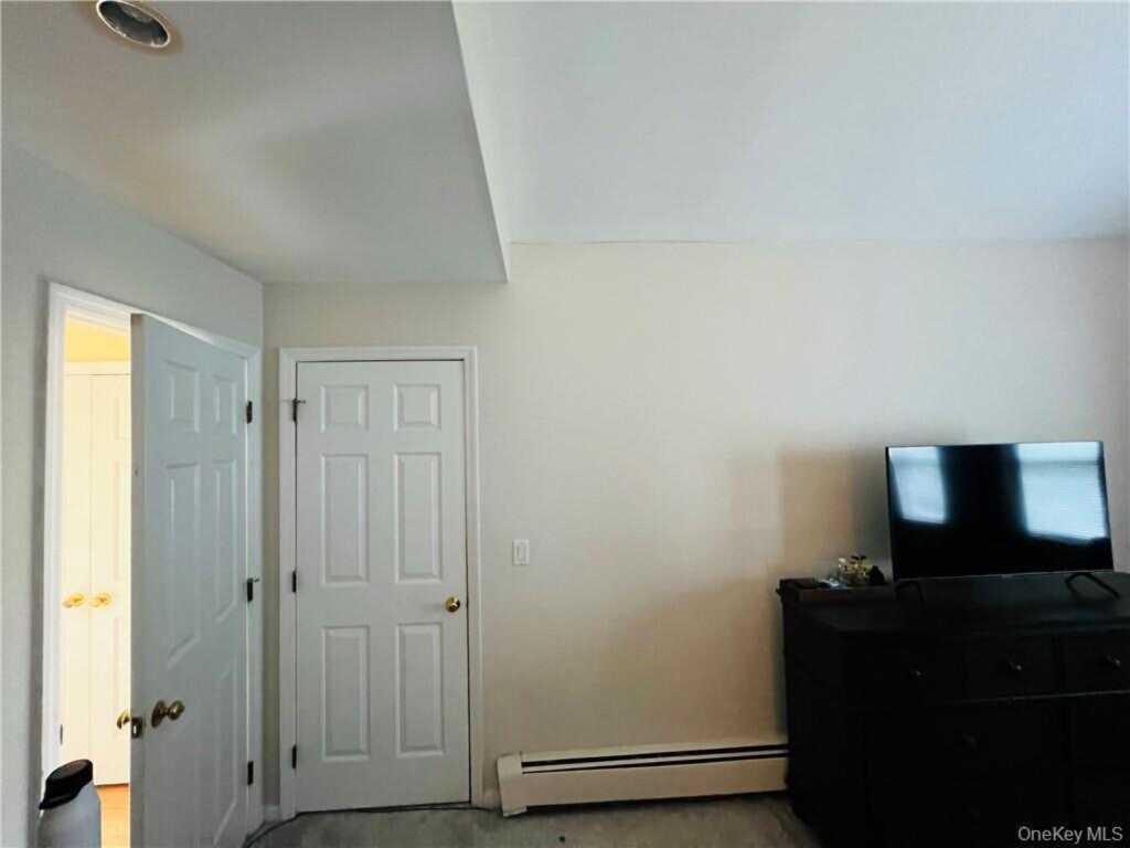 36 Greenridge Avenue, Unit #209, White Plains, NY 10605 - Photo 17 of 24