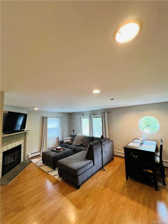 36 Greenridge Avenue, Unit #209, White Plains, NY 10605 - Photo 4 of 24