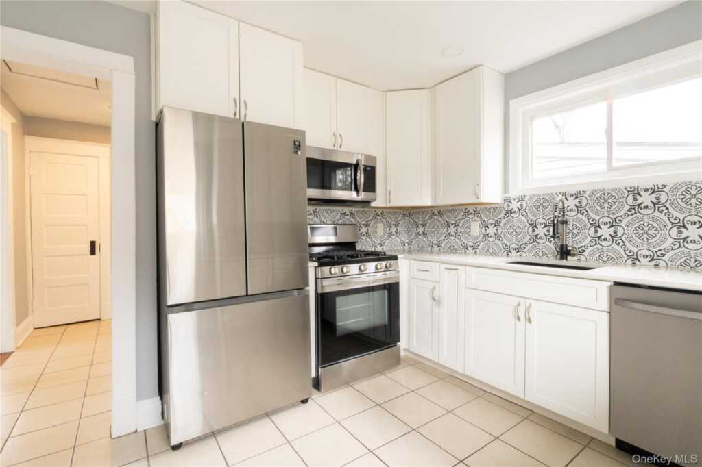 218 N Midland Avenue, Nyack, NY 10960 - Photo 6 of 23