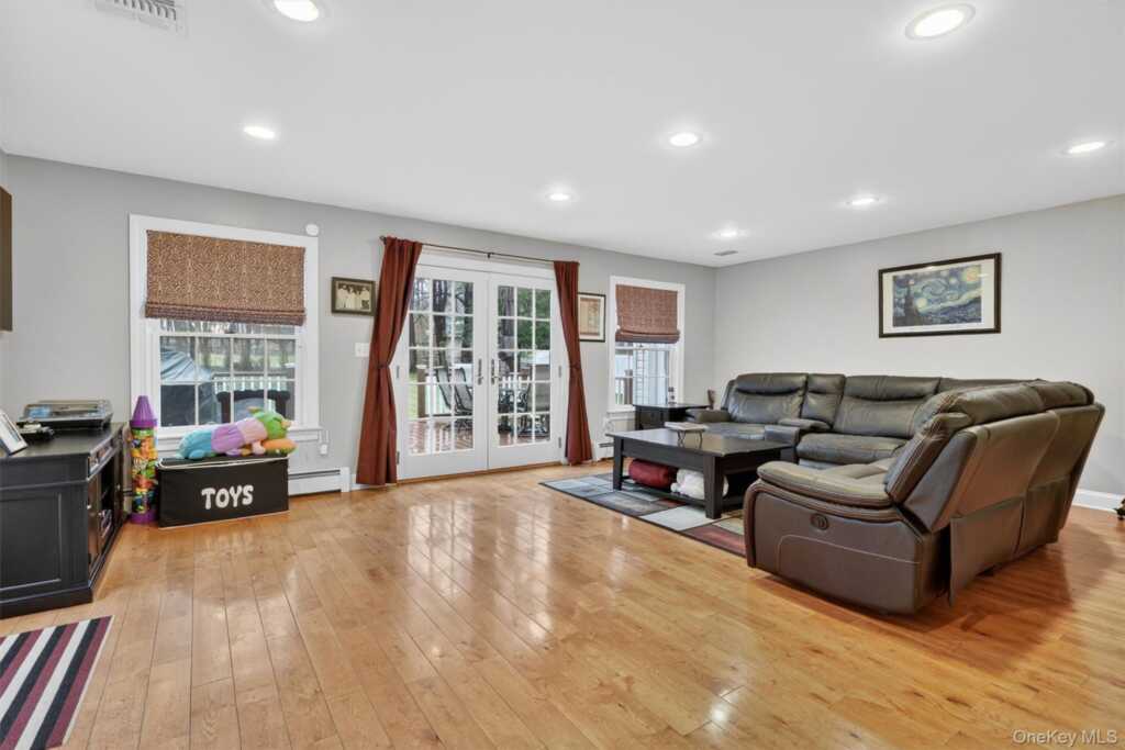 69 S Airmont Road, Suffern, NY 10901 - Photo 16 of 45