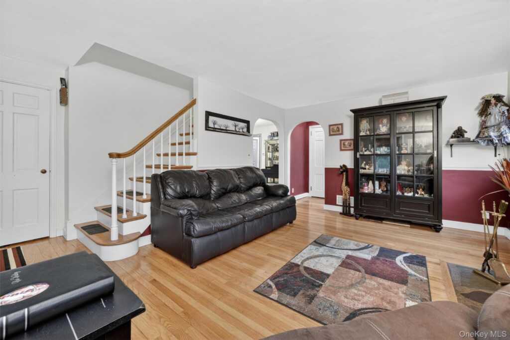 69 S Airmont Road, Suffern, NY 10901 - Photo 4 of 45