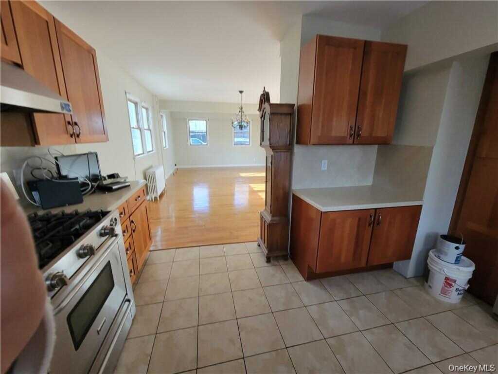 130 Locust Avenue, Unit #1, New Rochelle, NY 10805 - Photo 3 of 11