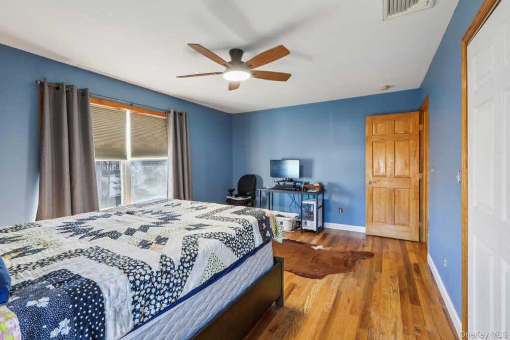 65 W Washington Avenue, Pearl River, NY 10965 - Photo 13 of 35