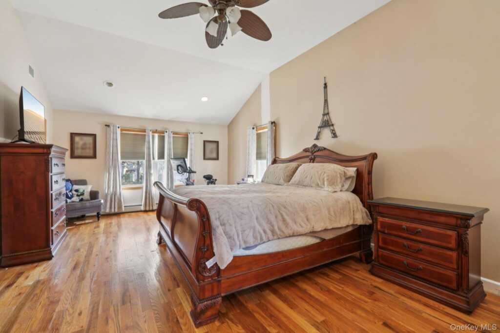 65 W Washington Avenue, Pearl River, NY 10965 - Photo 16 of 35