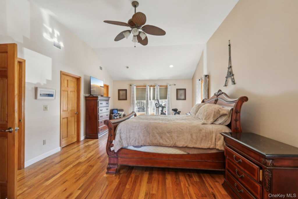 65 W Washington Avenue, Pearl River, NY 10965 - Photo 17 of 35