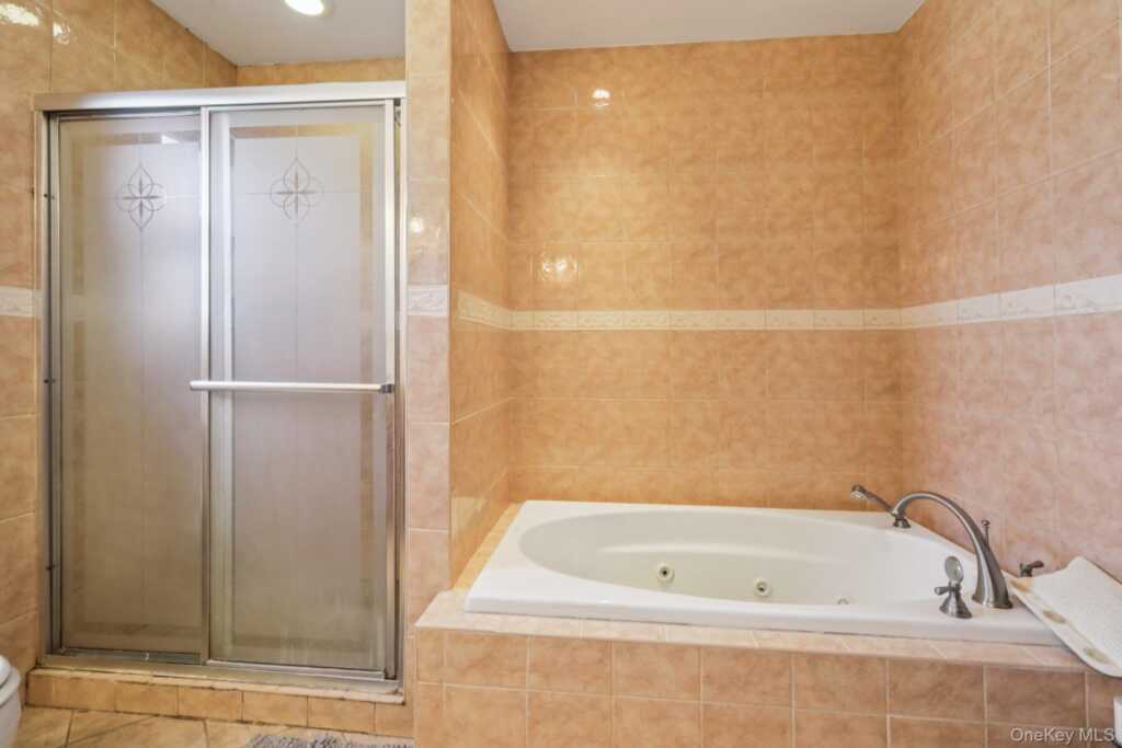 65 W Washington Avenue, Pearl River, NY 10965 - Photo 20 of 35