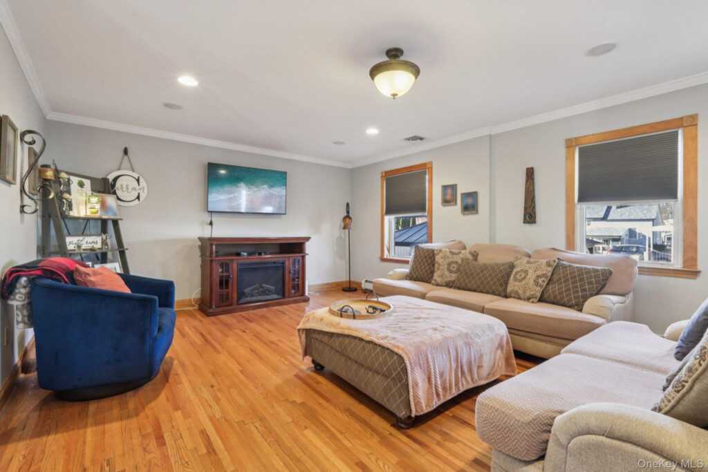 65 W Washington Avenue, Pearl River, NY 10965 - Photo 23 of 35