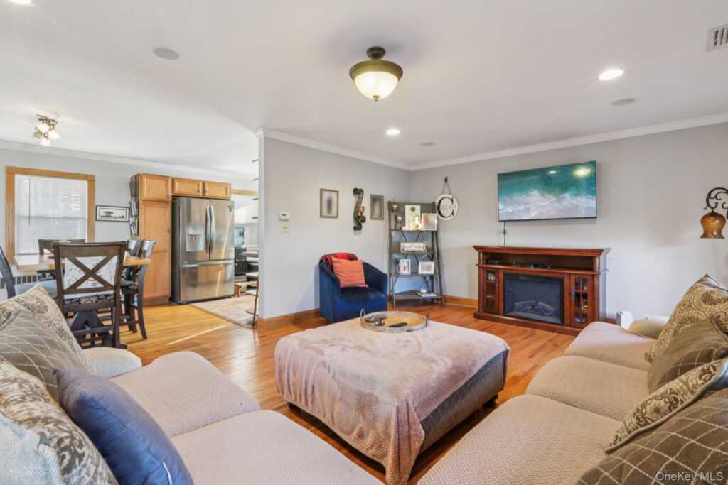 65 W Washington Avenue, Pearl River, NY 10965 - Photo 24 of 35