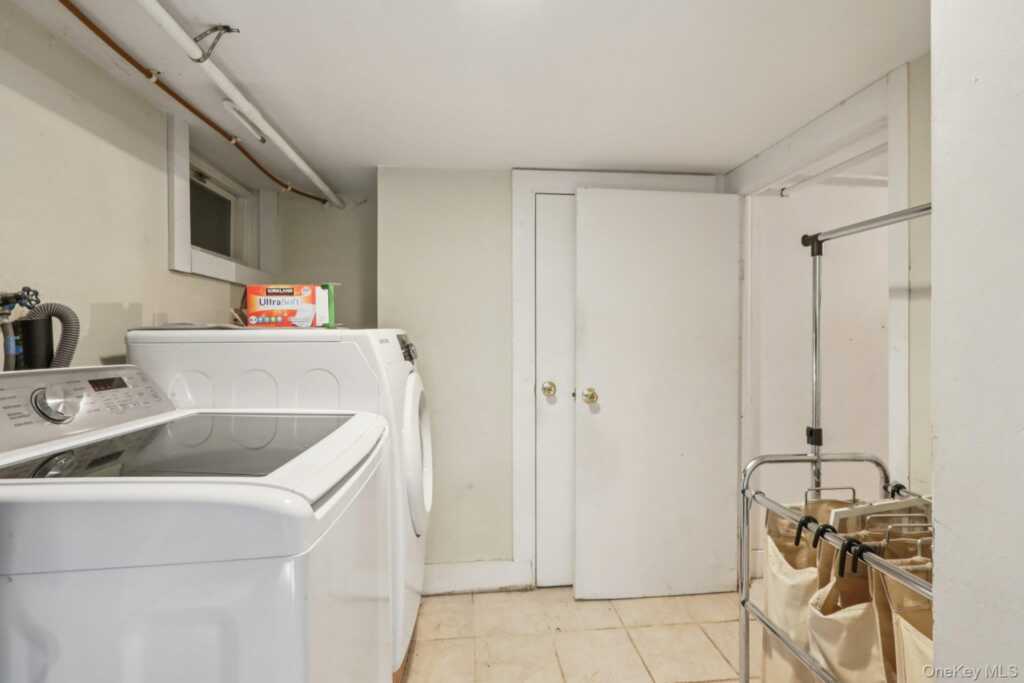 65 W Washington Avenue, Pearl River, NY 10965 - Photo 26 of 35