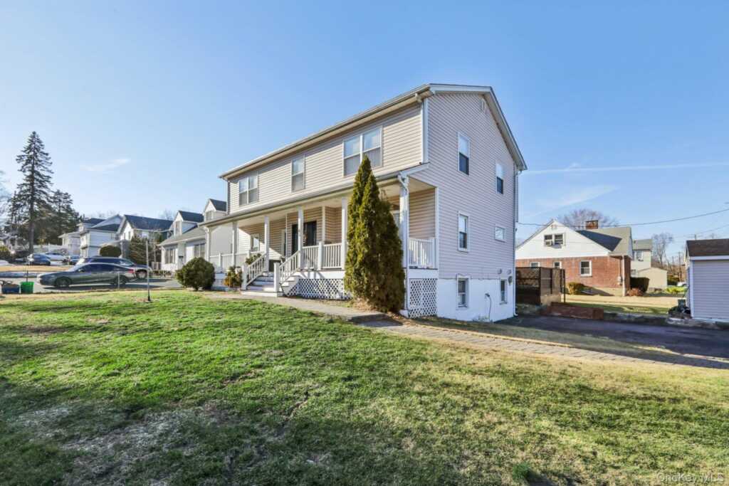 65 W Washington Avenue, Pearl River, NY 10965 - Photo 3 of 35