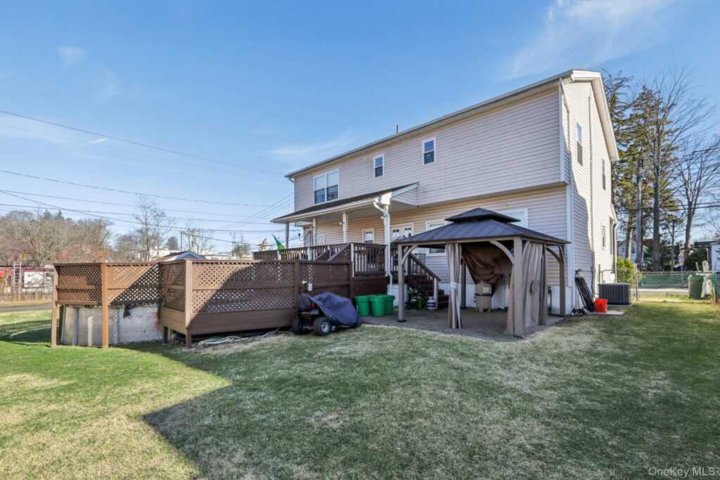 65 W Washington Avenue, Pearl River, NY 10965 - Photo 31 of 35