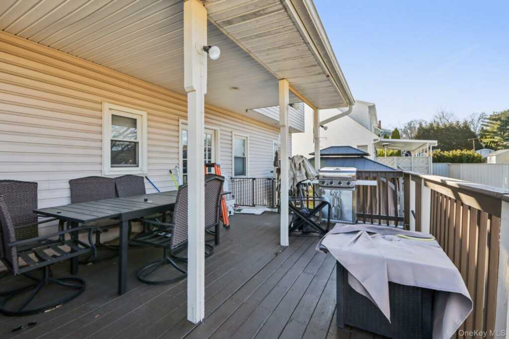 65 W Washington Avenue, Pearl River, NY 10965 - Photo 33 of 35