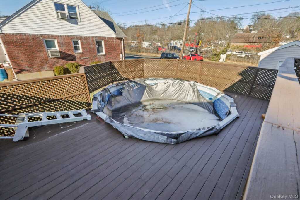 65 W Washington Avenue, Pearl River, NY 10965 - Photo 34 of 35