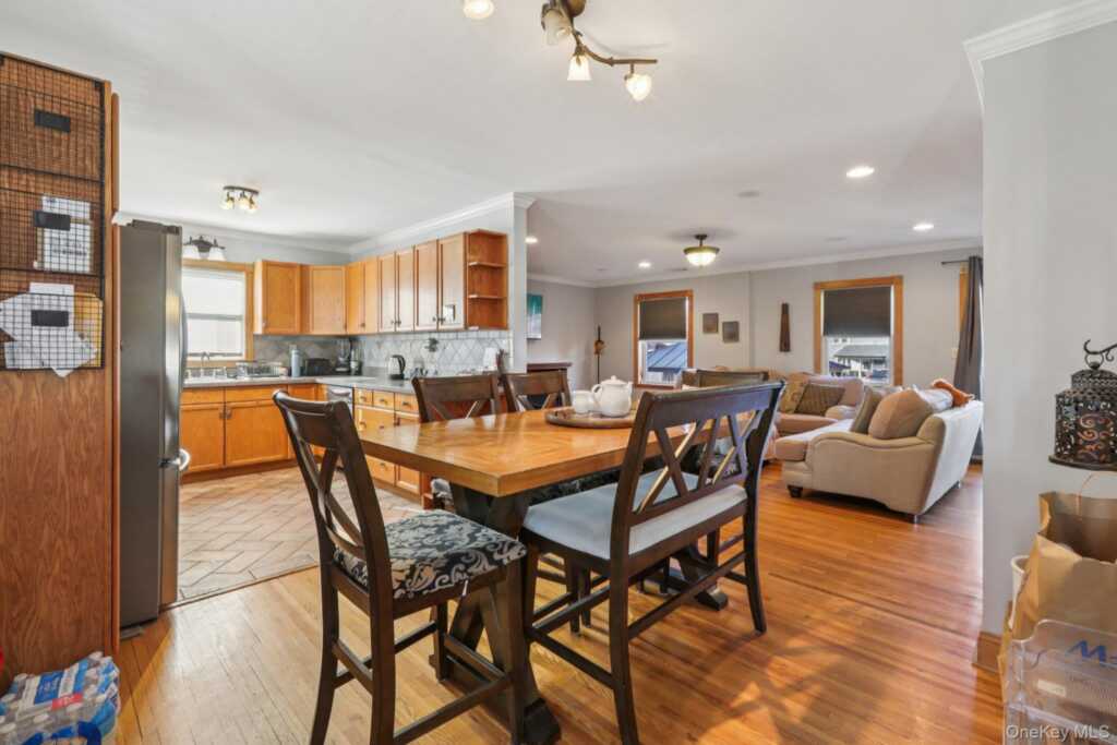 65 W Washington Avenue, Pearl River, NY 10965 - Photo 7 of 35