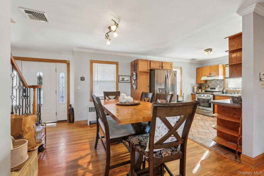 65 W Washington Avenue, Pearl River, NY 10965 - Photo 8 of 35