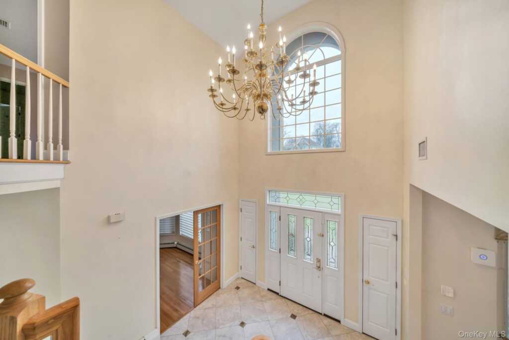 25 Charnwood Drive, Suffern, NY 10901 - Photo 12 of 31